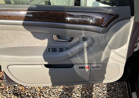 Audi A8 4.2 tiptronic quattro - Schaden - voll fahrbe