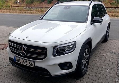 Mercedes-Benz GLB 220 4M*Night-Paket*Leder*AHK*LED*R.Cam*Navi