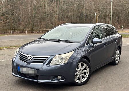 Toyota Avensis Combi Executive 2.2 D-4D Automatik E...