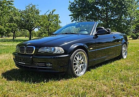 BMW 330Ci - Cabrio schwarz,schwarz, Handschalter
