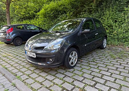 Renault Clio Authentique 1.2 16V Eco2