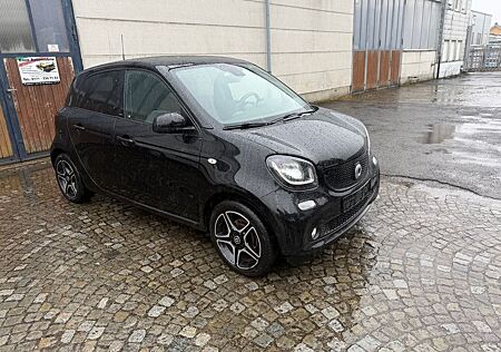 Smart ForFour 52 kW,Prime,Panorama,Leder