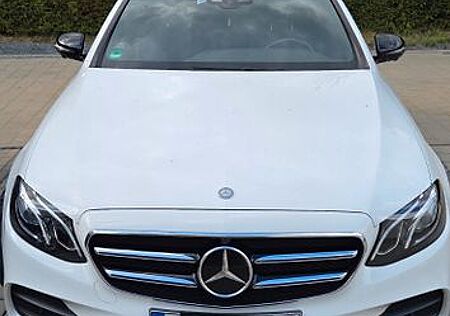 Mercedes-Benz E 200 AMG Line, super Ausstattung und Zustand