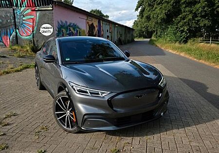 Ford Mustang Mach-E Premium Extended Range B&O