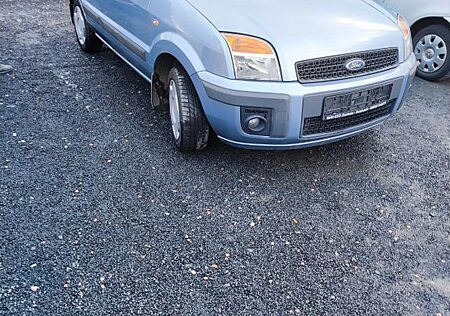 Ford Fusion 1,25 Style Style