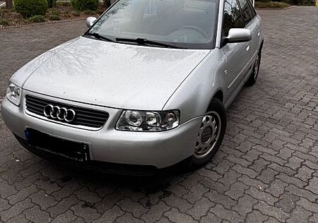 Audi A3 1.6 Attraction Attraction