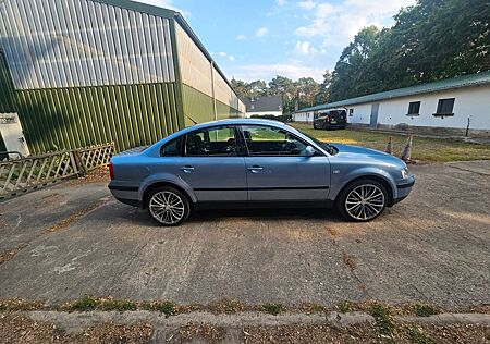 VW Passat Volkswagen 1.8 Basis