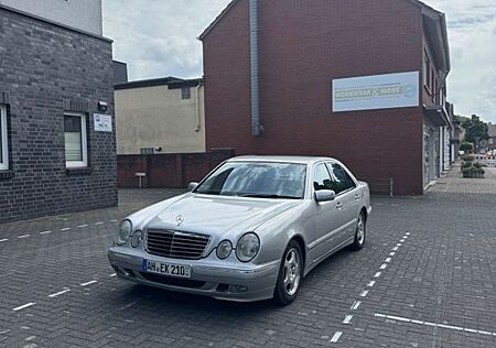 Mercedes-Benz E 220 CDI AVANTGARDE TÜV NEU ROSTFREI