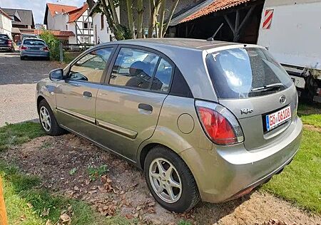 Kia Rio 1.4 ATTRACT