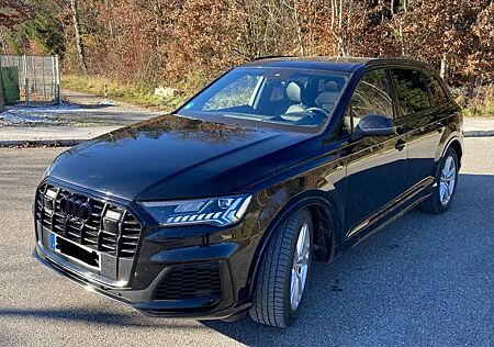 Audi Q7 50 TDI quattro 2xS-line All-Black Voll