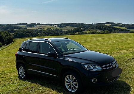 VW Tiguan Volkswagen 2.0 TDI DSG 4MOTION Sport & Style Spo...