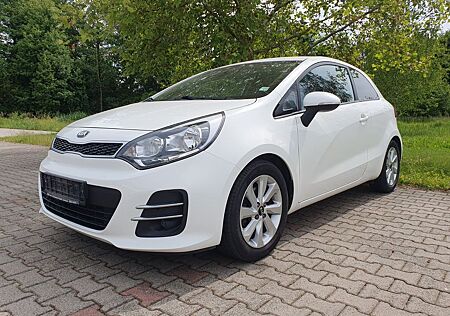 Kia Rio 1.4 UEFA EURO 2016 UEFA EURO 2016 1 Hand