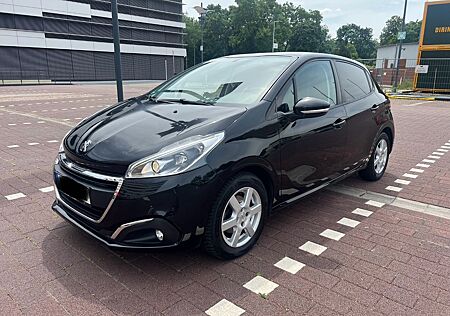 Peugeot 208 PureTech 82 Allure Klima Parksensoren Top