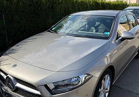 Mercedes-Benz A 200 -