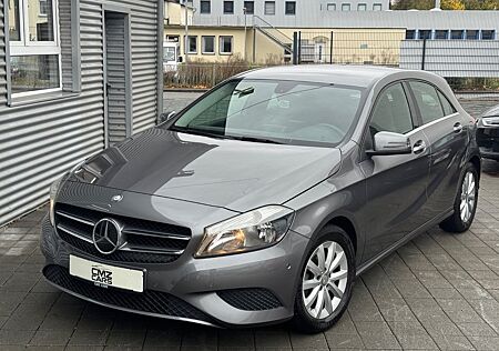 Mercedes-Benz A 180 BlueEfficiency / Scheckheft / Navi / Pdc /