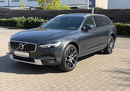 Volvo V90 Cross Country D5 Pro AWD Pano Leder Tüv Neu