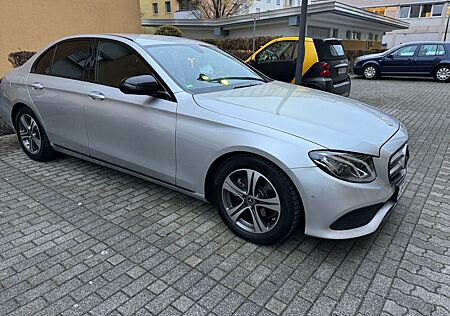 Mercedes-Benz E 200 Autom. -