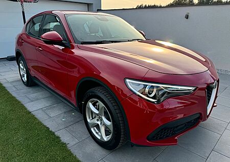 Alfa Romeo Stelvio Super Q4*LED*KAMERA*PDC*BI-XENON*LEDER*