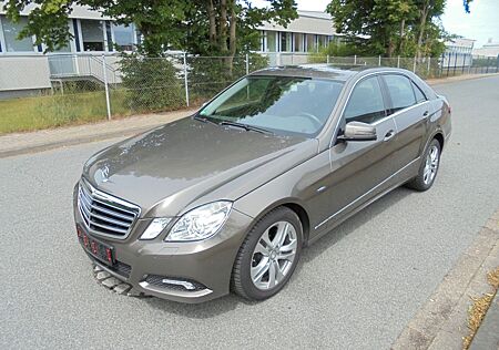 Mercedes-Benz E 220 CDI BlueEfficiency Avantgarde 1. Hand
