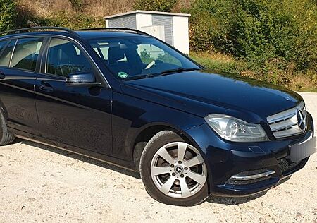 Mercedes-Benz 220 C220 Diesel 170PS, Leder black white design
