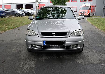 Opel Astra 1.6 -