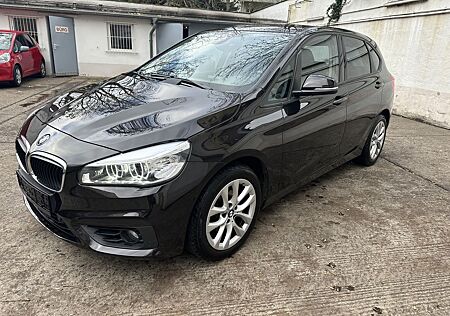 BMW 218 Active Tourer i Advantage Navi AHK