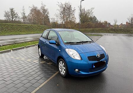 Toyota Yaris TÜV 10/26, Ganzjahresreifen, 2.Hand