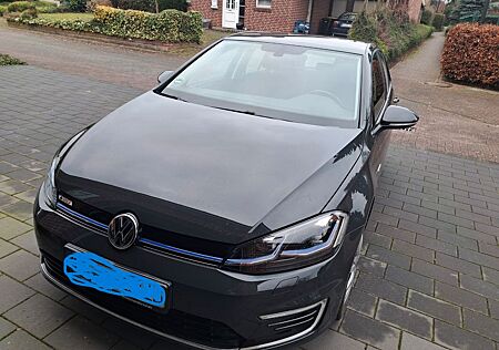 VW Golf Volkswagen e- e-