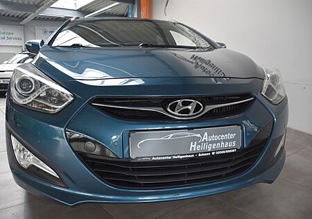 Hyundai i40 cw Style Navi Kamera Tempo Sitzheiz Keyless