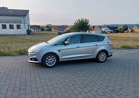 Ford S-Max 2,0 TDCi 110kW Titanium PowerShift Tit...