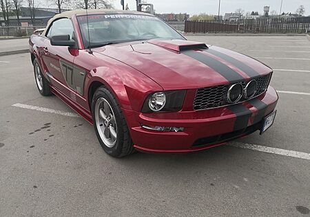 Ford Mustang V8 GT Cabrio