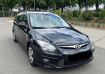 Hyundai i30 CW blueDrive 1.4 PDC/SHZ/AHK/KLIMA/LED/MULTI
