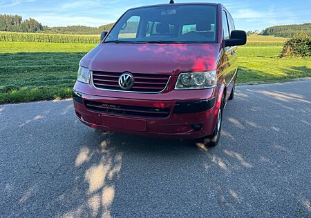 VW T5 Multivan Volkswagen Highline 4Motion AT-Motor