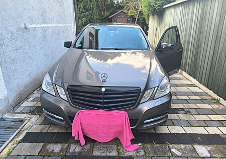 Mercedes-Benz 220