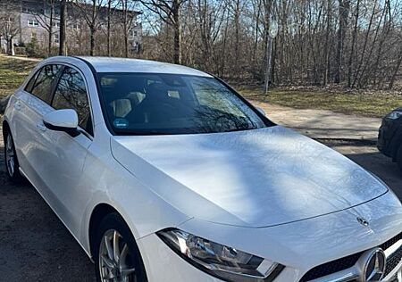 Mercedes-Benz A 220 DCT -