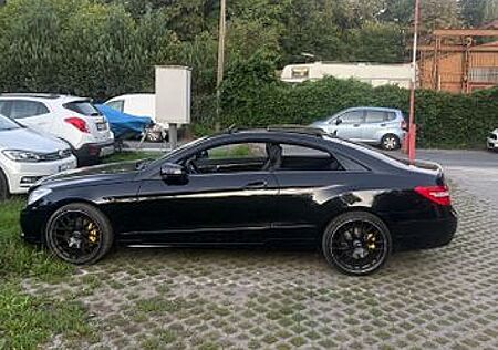 Mercedes-Benz E 350 Coupé CDI BlueEFFICIENCY AVANTG....