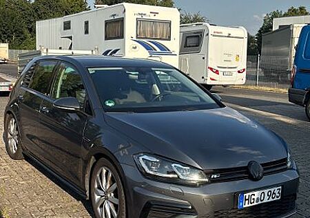 VW Golf Volkswagen 1.5 TSI ACT DSG Highline R-line