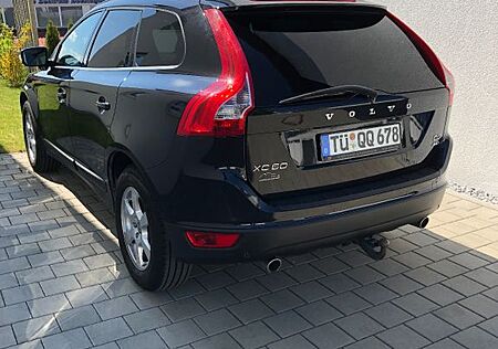 Volvo XC 60 XC60 D3 AWD Geartronic Summum