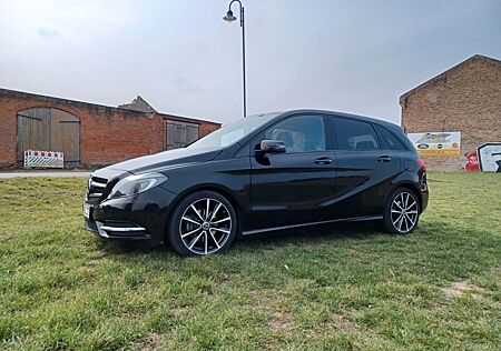 Mercedes-Benz B 200 BlueEFFICIENCY -