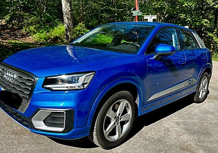 Audi Q2 TFSI sport LED, Tempomat,SHZ, EPH, AHK
