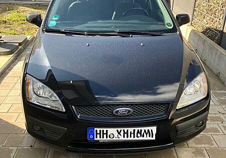 Ford Focus 1,4 Ambiente Turnier Ambiente