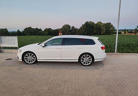 VW Passat Variant Volkswagen Passat R-Line Top-Ausstattung EUR 6 AHK
