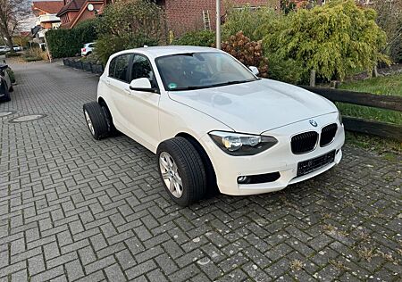 BMW 116i F20 TÜV 09/2026 8-fach bereift