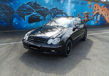 Mercedes-Benz CLK 220 CDI Glasschiebedach Leder