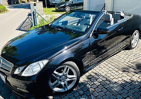 Mercedes-Benz E 300 Top Cabriolet / nur Garage / AMG Line