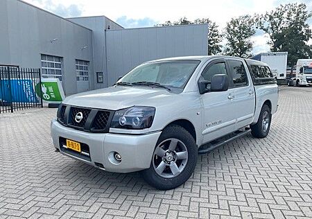 Nissan Titan V8 5.6L bens/lpg doppelcabine