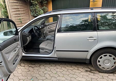 VW Passat Variant Volkswagen 1.8 Basis