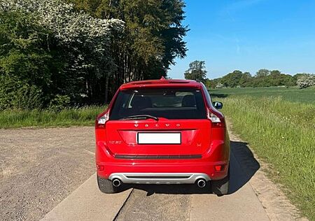Volvo XC 60 XC60 D3 AWD R Design, 5 Zylinder, Leder