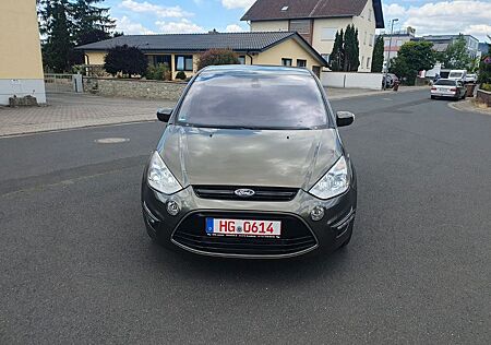 Ford S-Max Titanium