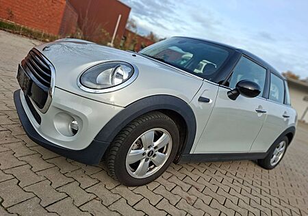 Mini Cooper 5 Türer 136 ps Top Zustand